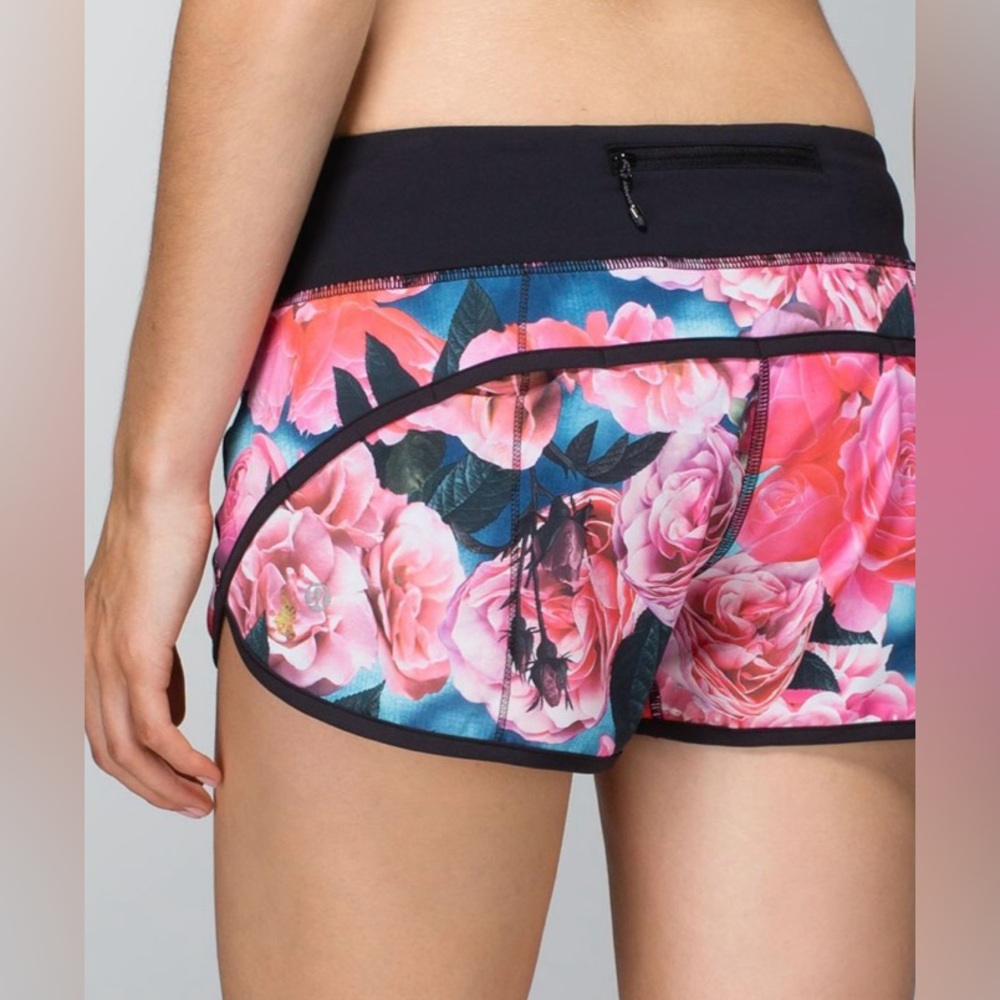 Lululemon Run: Speed Short *4-way Stretch
Secret Garden / Black RARE